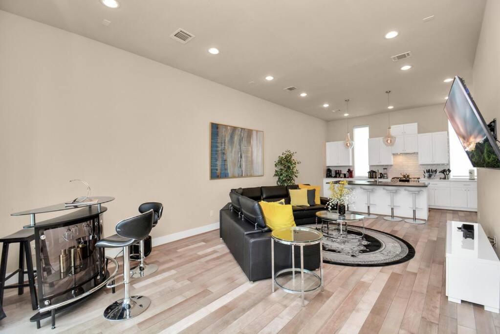 Beautiful Luxurious Houston Galleria Home エクステリア 写真